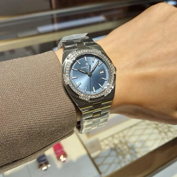 Vacheron Constantin Overseas 1205V/100A-B590 Brand New in box! 2 extra straps - Picture 9 of 14